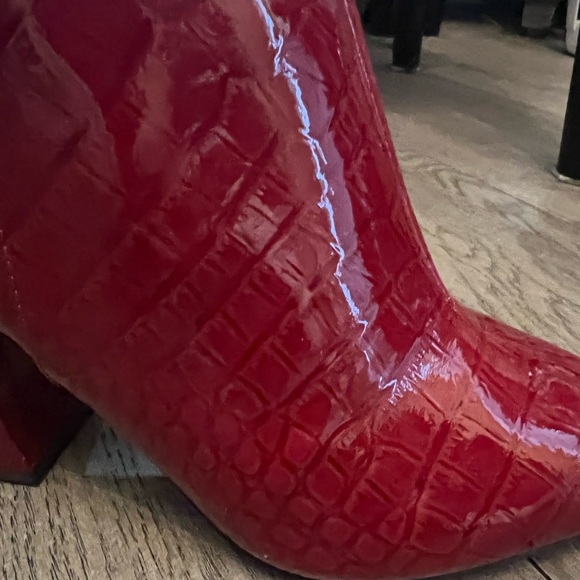Vince Camuto Ankle boot in Red Alligator - Picture 6 of 6